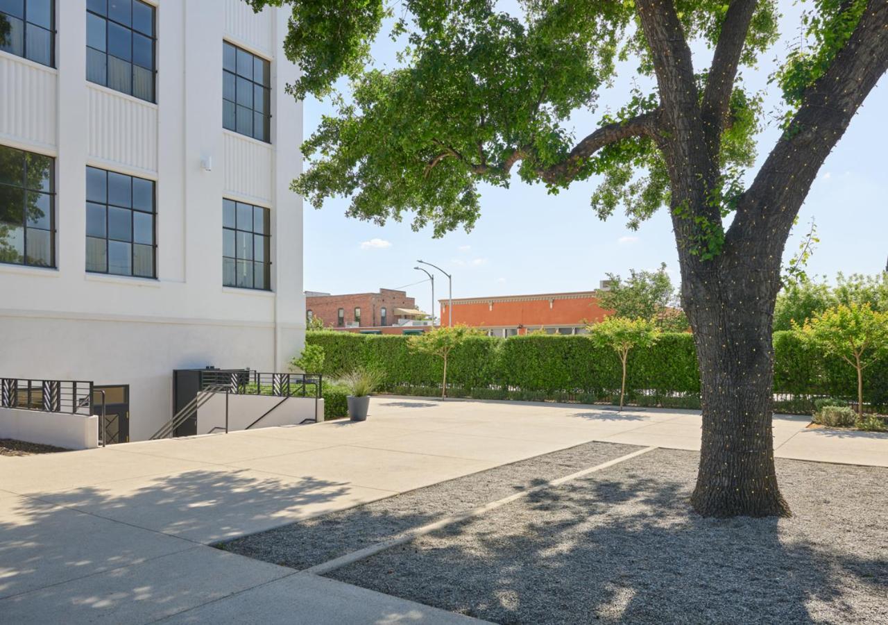 The Darling Hotel Visalia Exterior photo